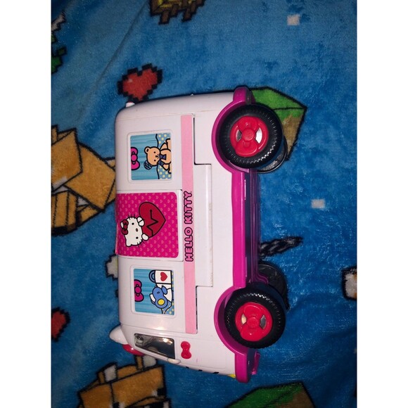 Sanrio Other - Sanrio HELLO KITTY Rescue Set Emergency Ambulance Truck